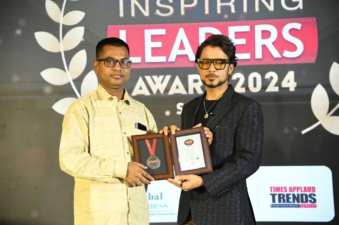 Chittaranjan Shastri receiving the Inspiring Leaders Award 2024